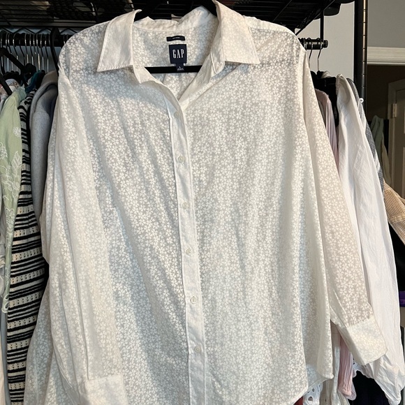 GAP Tops - GAP Ivory Floral Long Sleeve Shirt